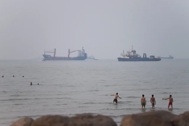 Oman and Iran advance rival plans for Hormuz shipping